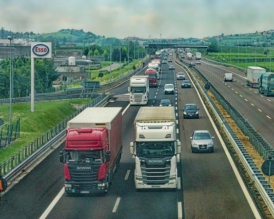 Entretien poids lourd : pensez à la vente en ligne pour trouver vos pièces vente pièces poids lourd