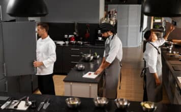 Restaurant : bien aménager sa cuisine, le secret de la productivité